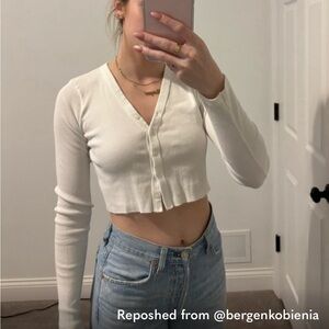 Women tops, size small, color white, excellent condition.